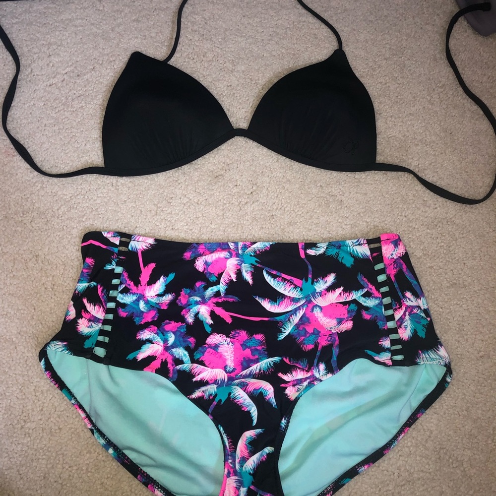 bikini!